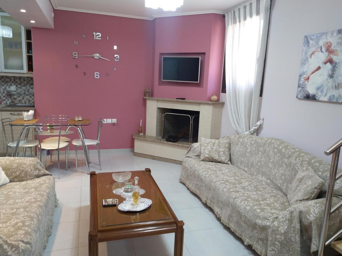 NafpaktosΉσυχο Σπίτι Στη Ναύπακτοアパートメント エクステリア 写真