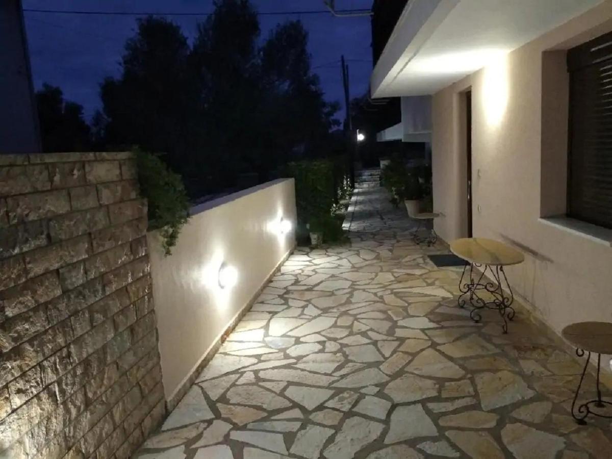 NafpaktosΉσυχο Σπίτι Στη Ναύπακτοアパートメント エクステリア 写真